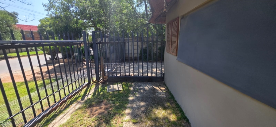 5 Bedroom Property for Sale in Songloed North West